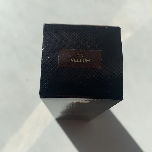 Tom Ford SPF 30 foundation 2.7 Vellum